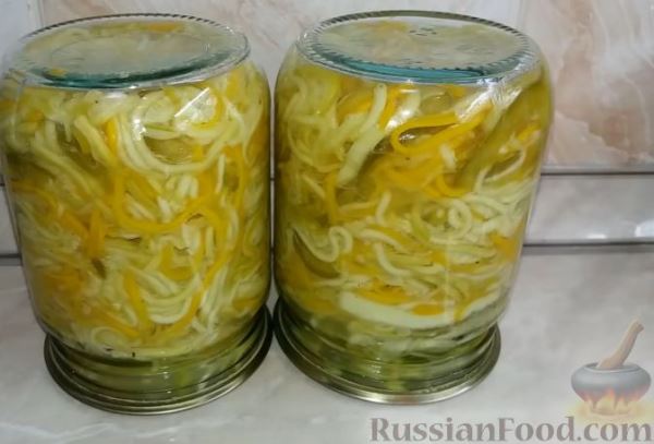 Салат по-корейски на зиму, из кабачков, моркови и перца