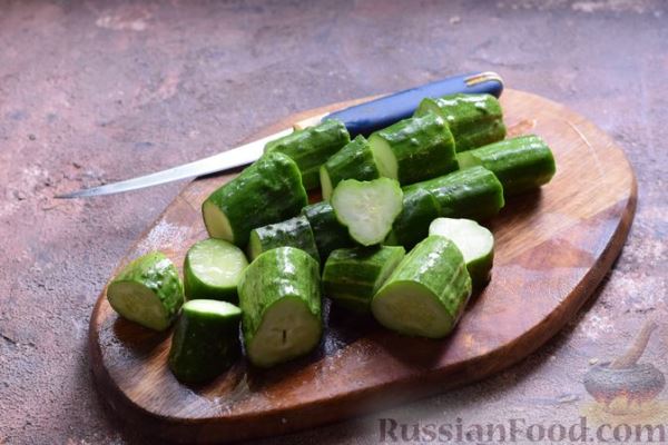 Маринованные огурцы с кабачками, сладким перцем и цветной капустой