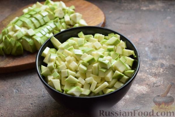 Закуска из кабачков, сладкого перца и лука в томатном соусе (на зиму)