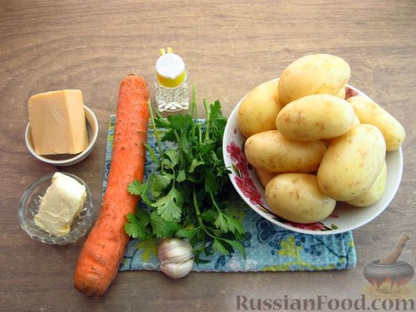 Жареная молодая картошка с морковью и сыром